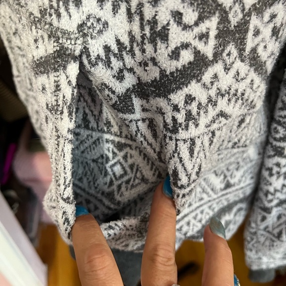 PJ Salvage hooded sweater - Picture 3 of 10